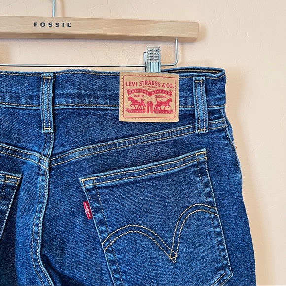 Levi Wedgie Straight-Leg Jeans - Picture 1 of 5